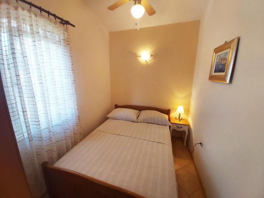 Apartments Carmen Vinišće Esterno foto