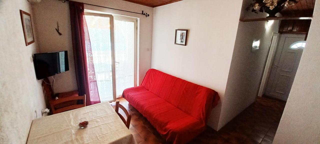 Apartments Carmen Vinišće Esterno foto